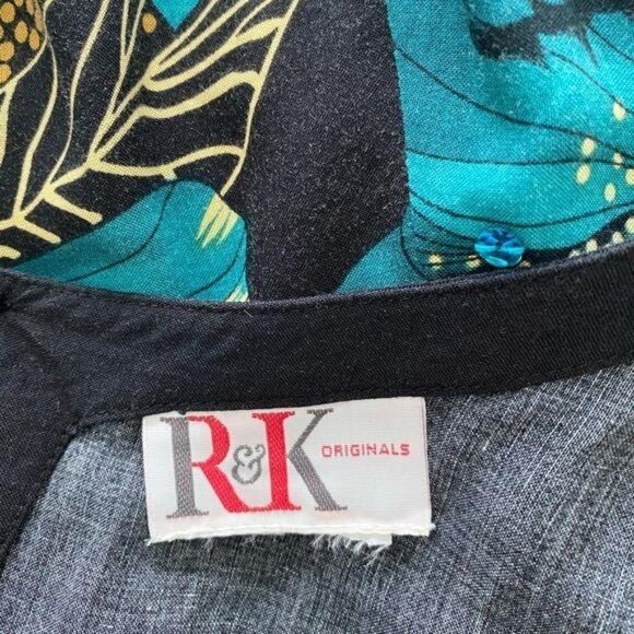 R & K Sleeveless Dress black with floral design. - Picture 4 of 6